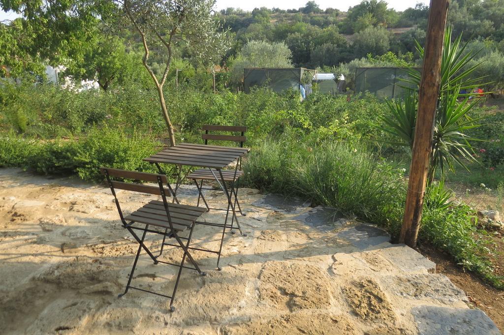 Camping Fiori Di 노토 외부 사진