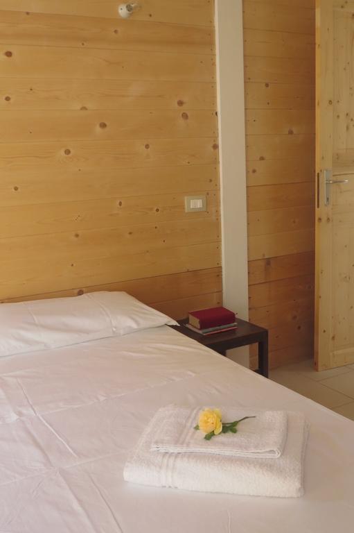 Camping Fiori Di 노토 객실 사진
