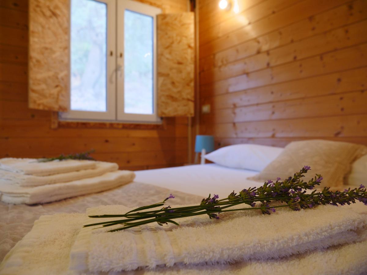 Camping Fiori Di 노토 외부 사진